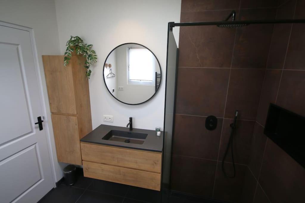 Het Pareltje Van Walsoorden Met Sauna -Extra Bijboeken- Villa ภายนอก รูปภาพ